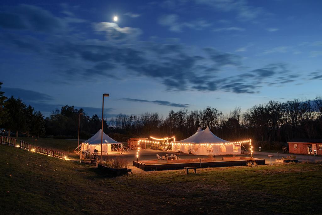 Firelight Camps Hotell Ithaca Exteriör bild