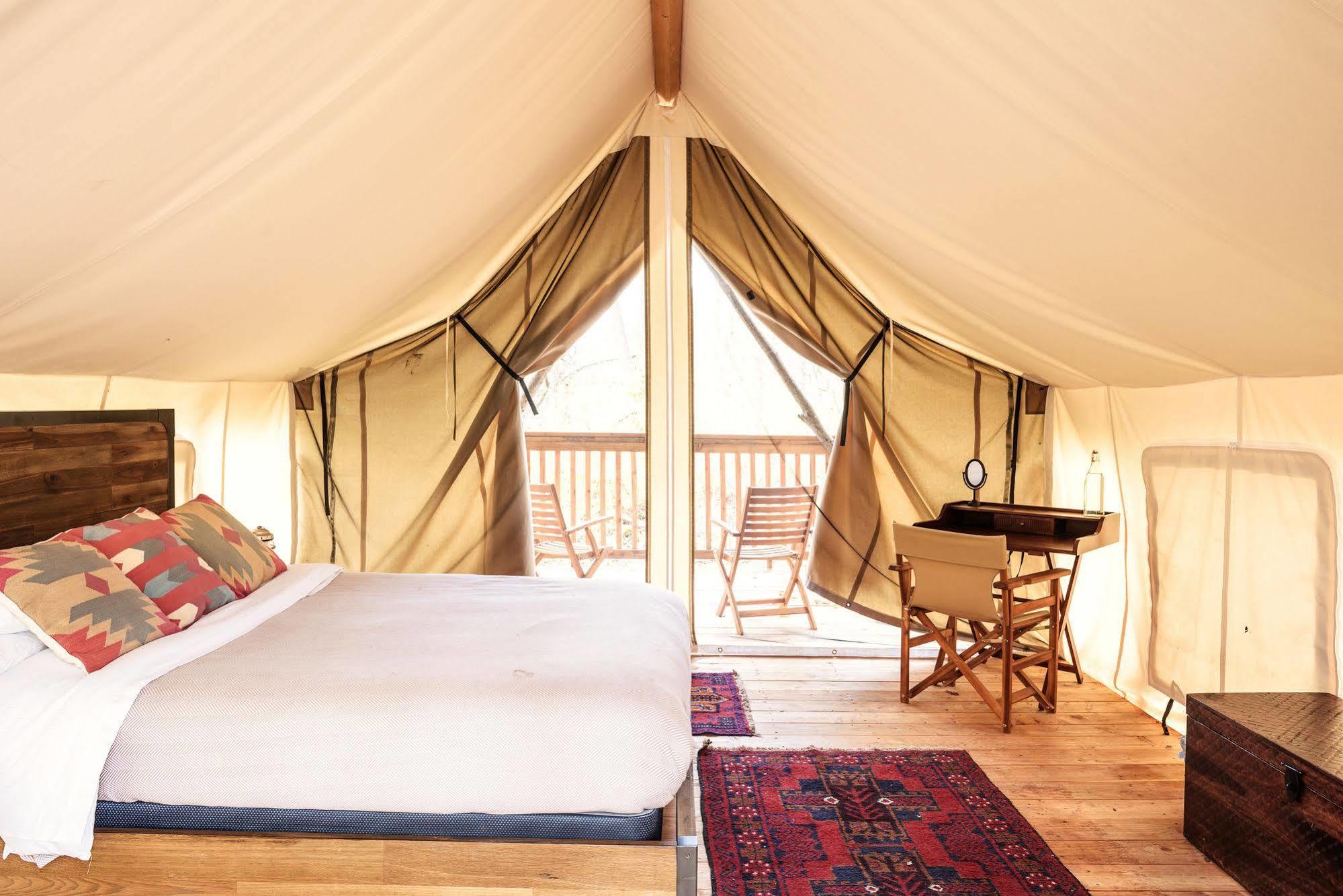 Firelight Camps Hotell Ithaca Exteriör bild